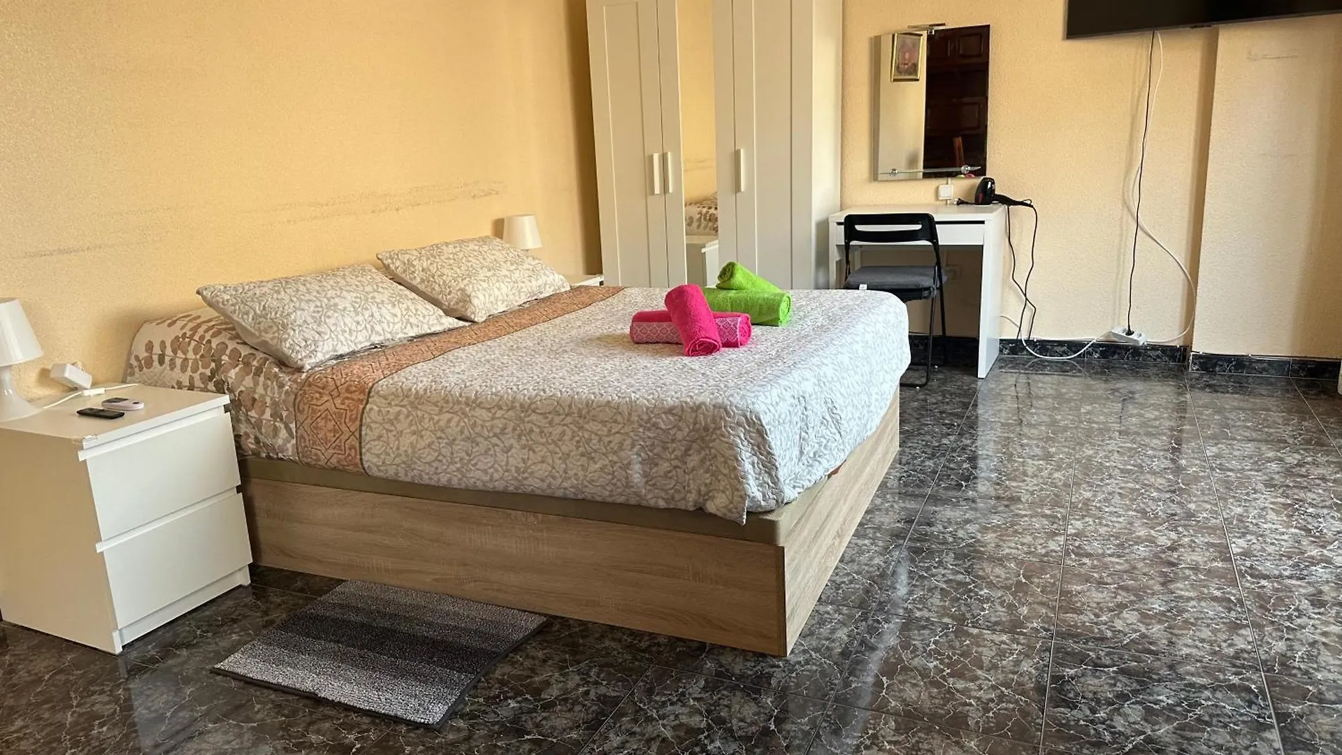 בית אירוח Almeria Centro Habitacion Privada En Apartamento Compartido