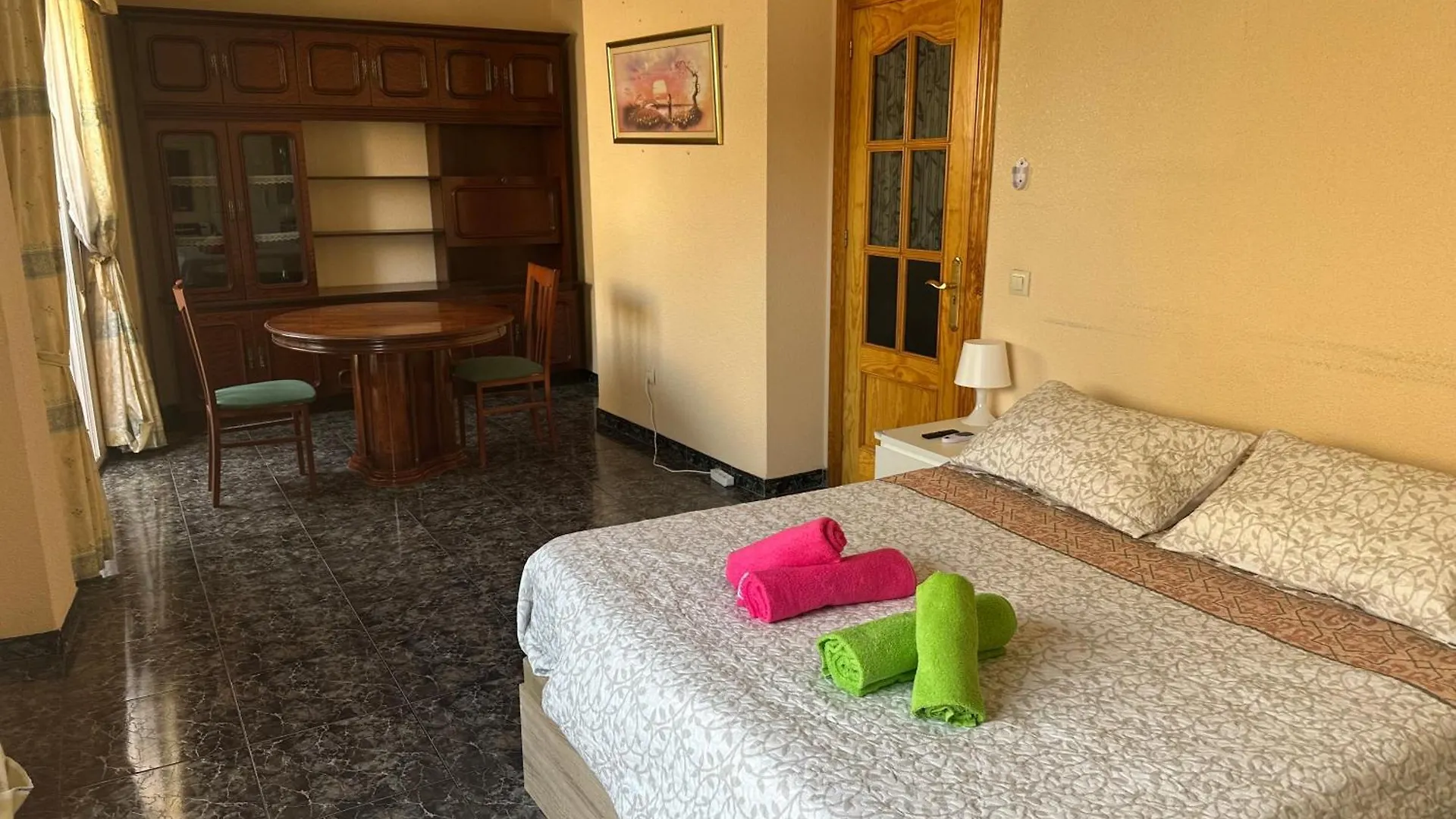 Almeria Centro Habitacion Privada En Apartamento Compartido