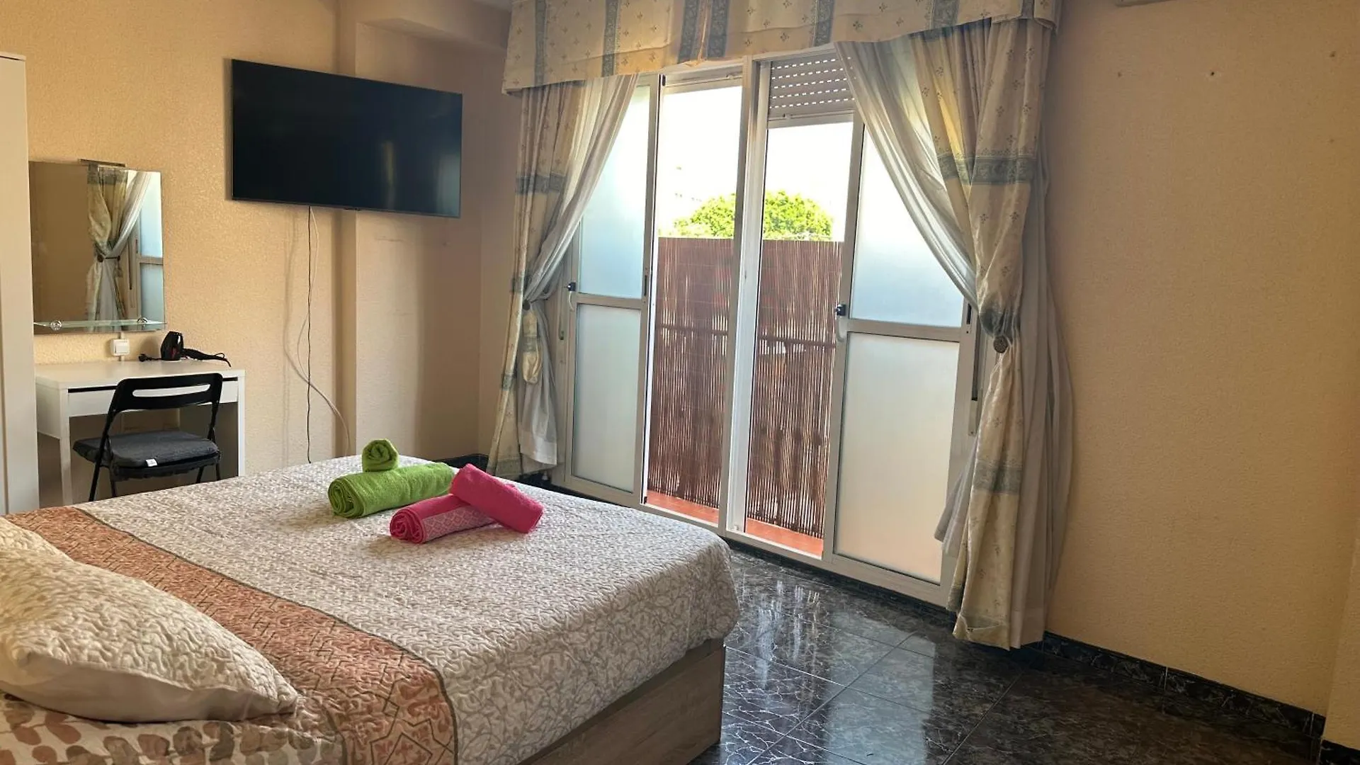 Almeria Centro Habitacion Privada En Apartamento Compartido