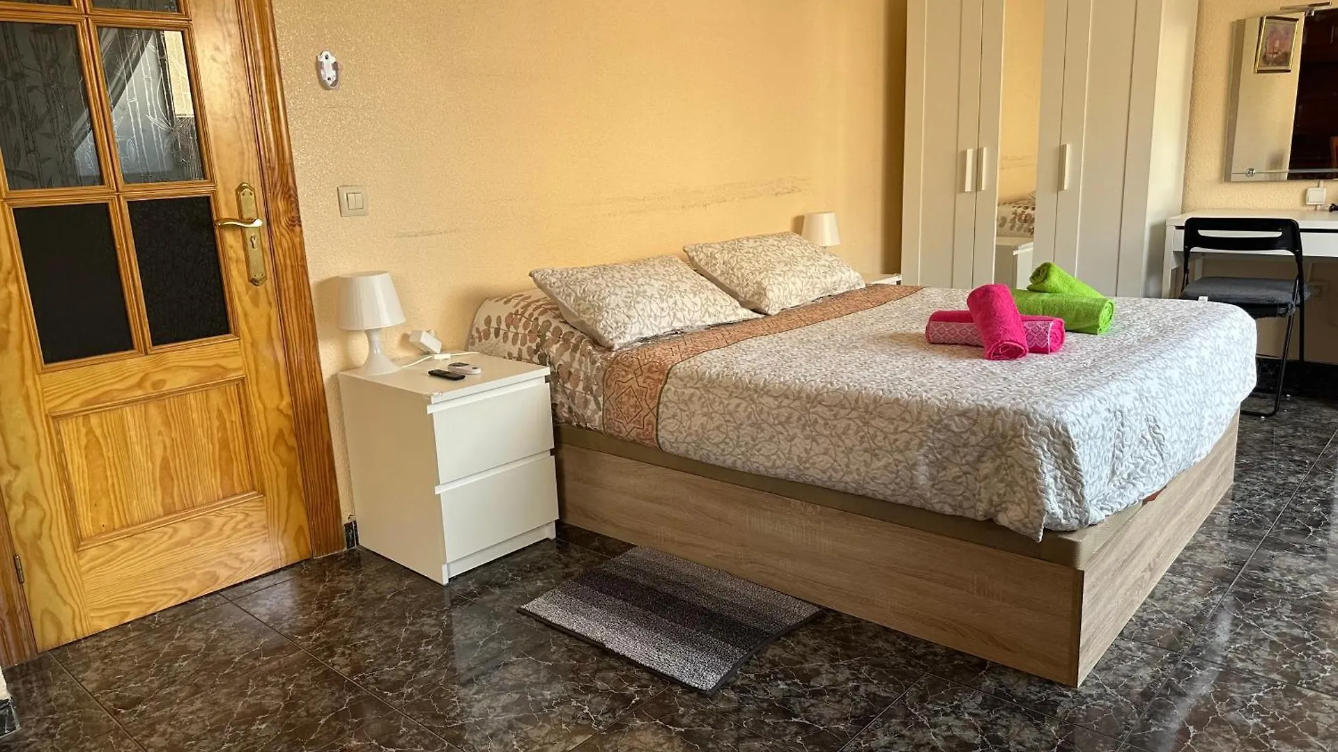 בית אירוח Almeria Centro Habitacion Privada En Apartamento Compartido