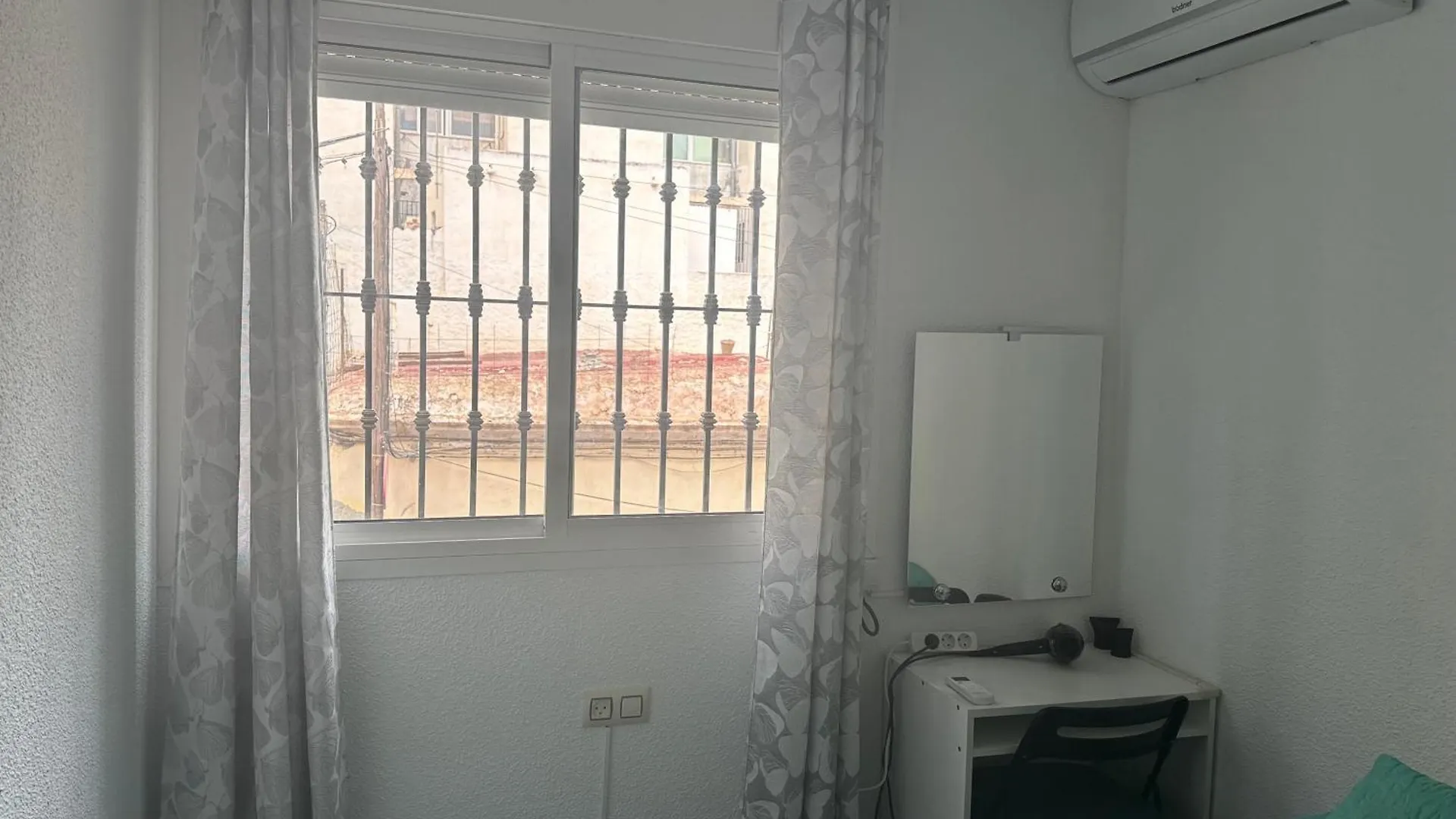 Almeria Centro Habitacion Privada En Apartamento Compartido