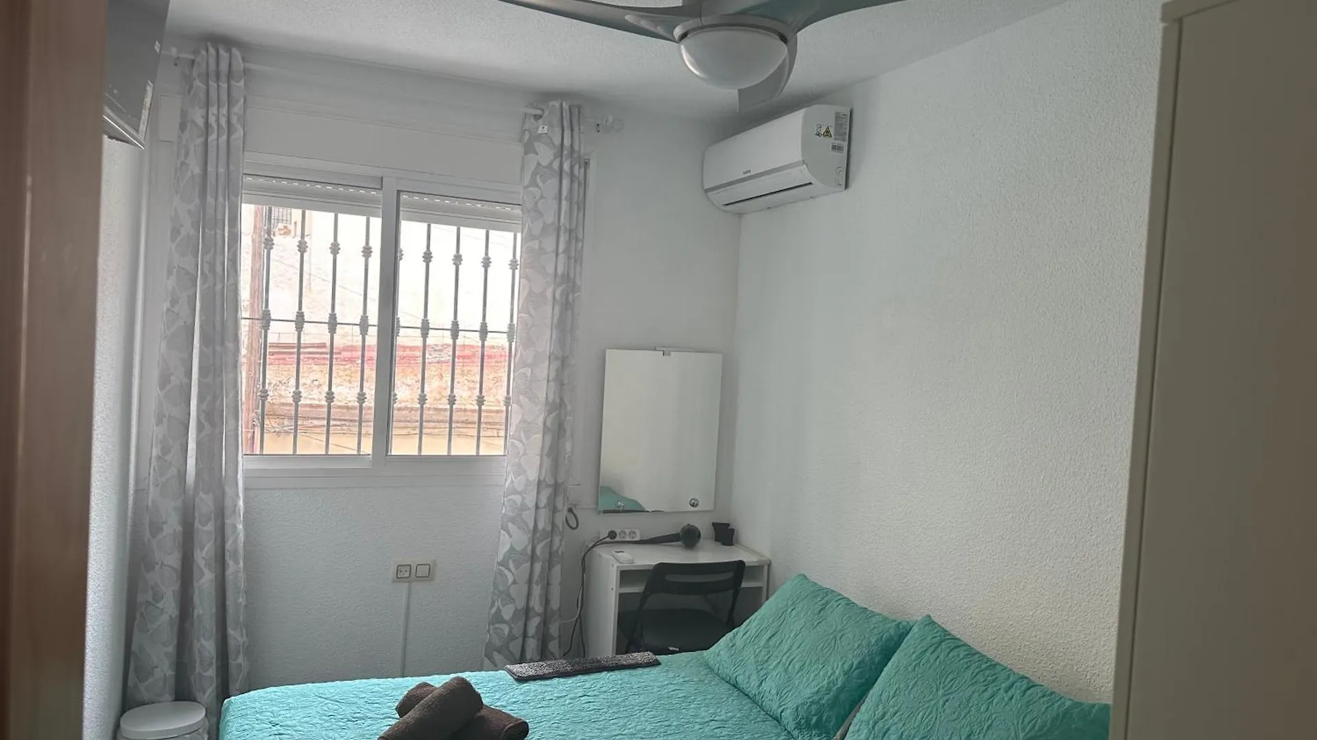 בית אירוח Almeria Centro Habitacion Privada En Apartamento Compartido