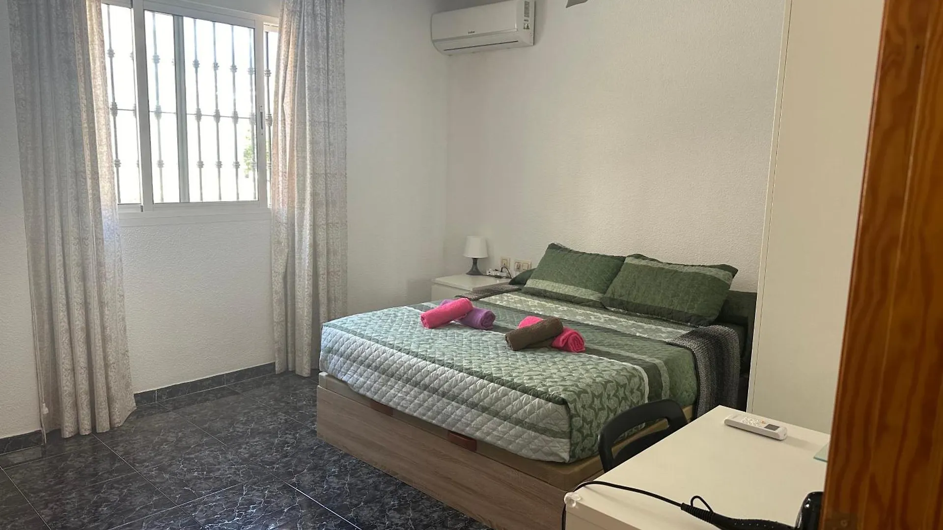 Almeria Centro Habitacion Privada En Apartamento Compartido