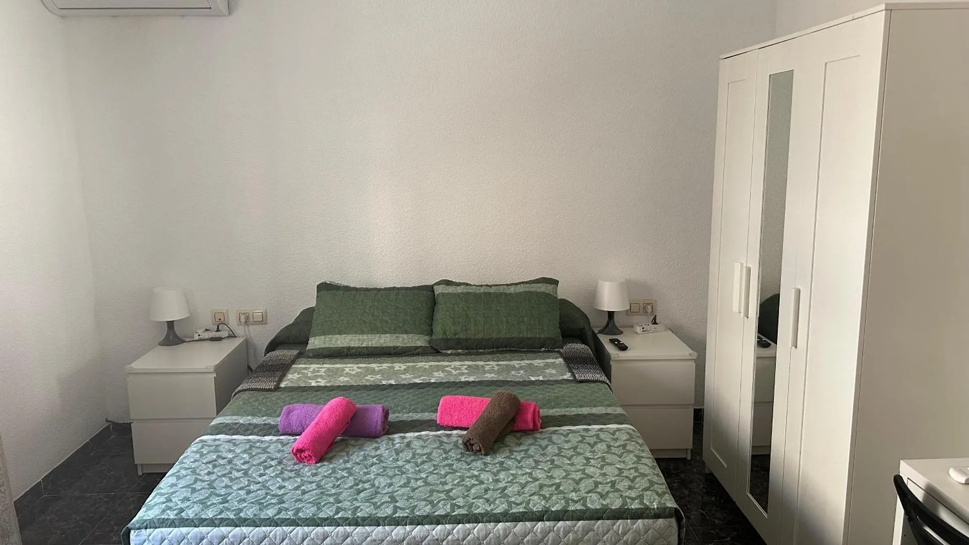 Almeria Centro Habitacion Privada En Apartamento Compartido 0*,