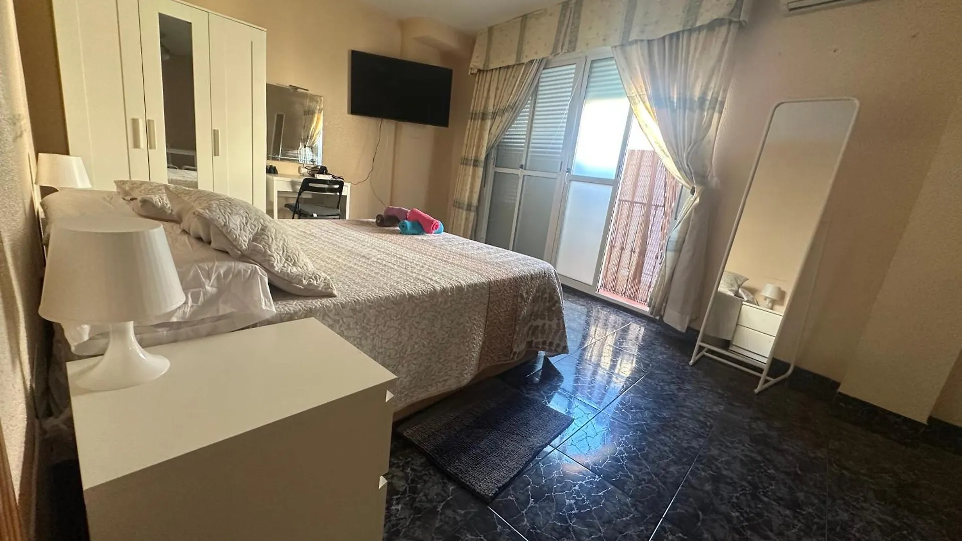 Almeria Centro Habitacion Privada En Apartamento Compartido