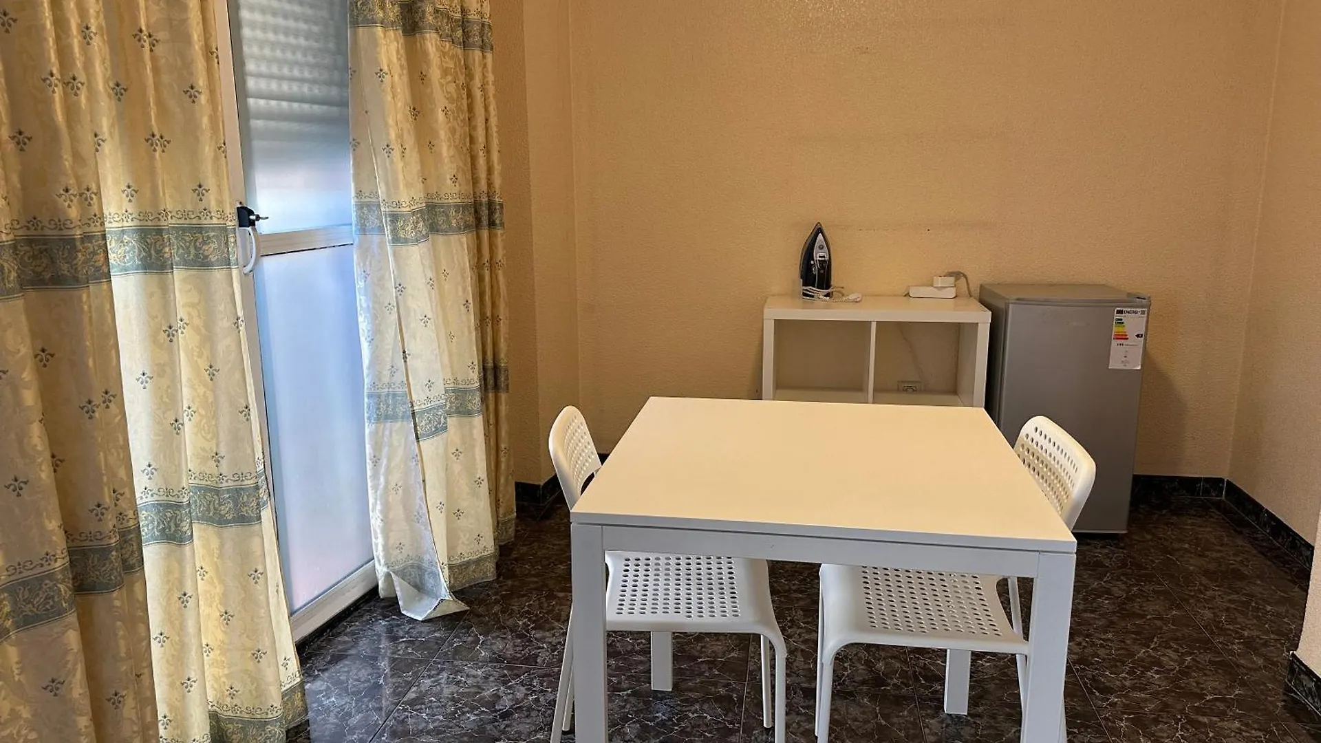 Almeria Centro Habitacion Privada En Apartamento Compartido 0*,