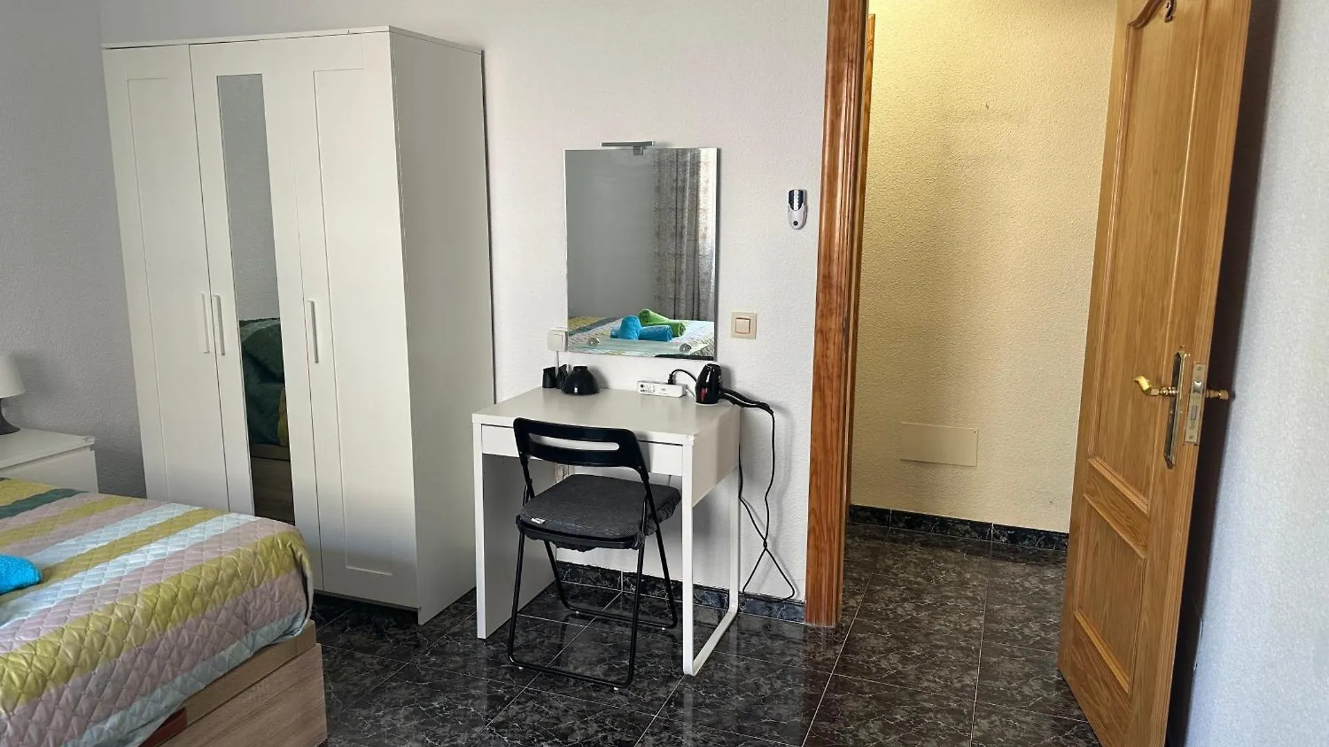 Almeria Centro Habitacion Privada En Apartamento Compartido 0*,