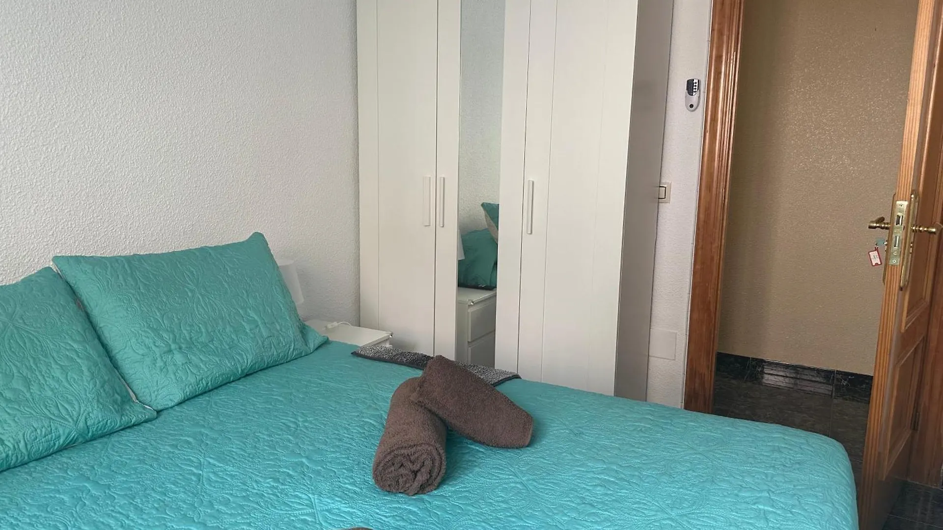 Almeria Centro Habitacion Privada En Apartamento Compartido Privat bolig