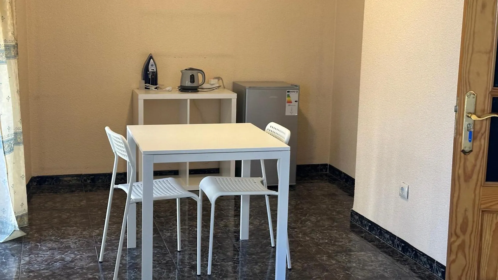 Almeria Centro Habitacion Privada En Apartamento Compartido Privat bolig