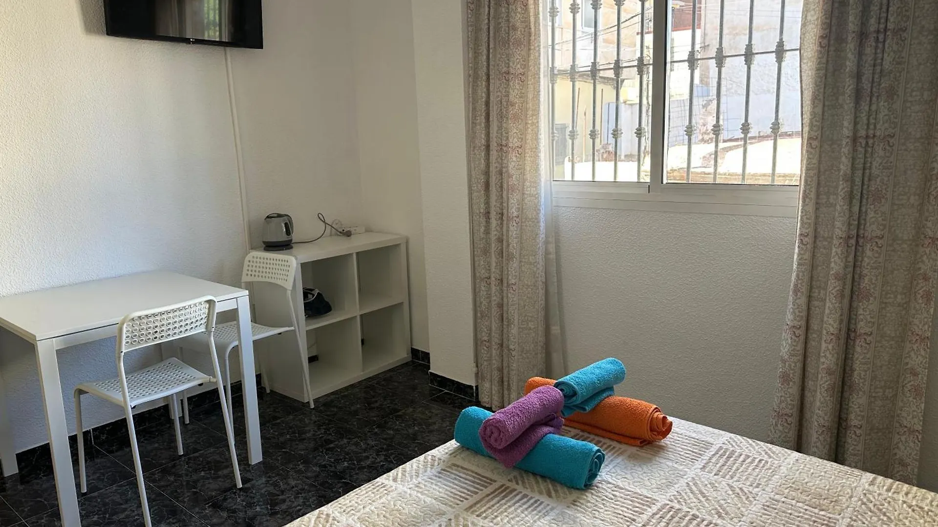 Almeria Centro Habitacion Privada En Apartamento Compartido 0*,